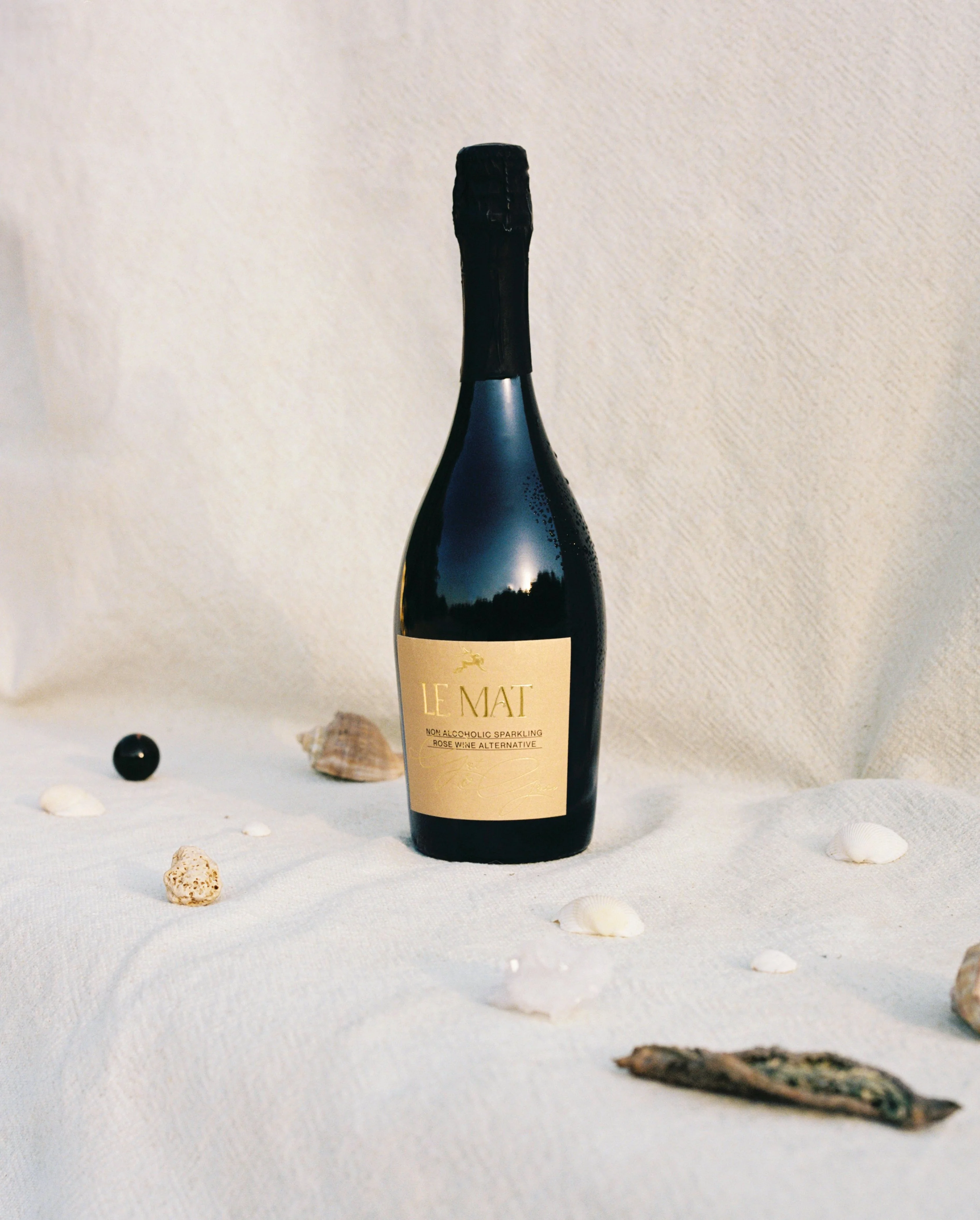 Le Mat Grit & Grace Non-Alcoholic Rose Sparkling Wine Alternative 750ml - Image 6